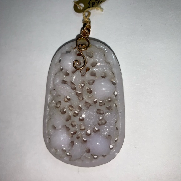 Antique Jewelry - 202) white/lavender ANTIQUE Burma Jadite Pendant